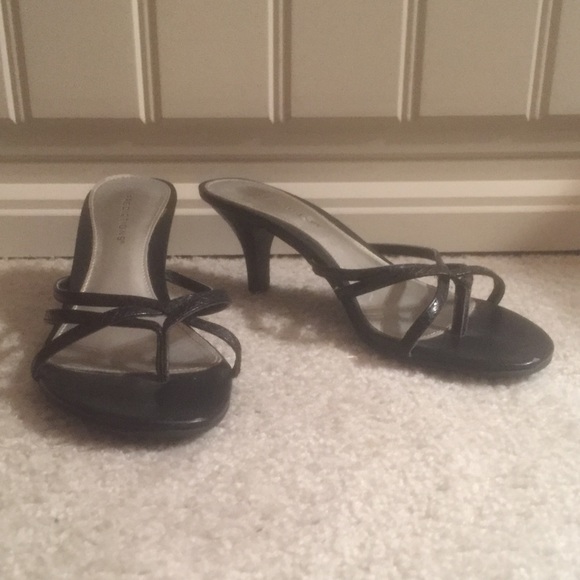 Predictions Shoes - Super cute pair of black heels